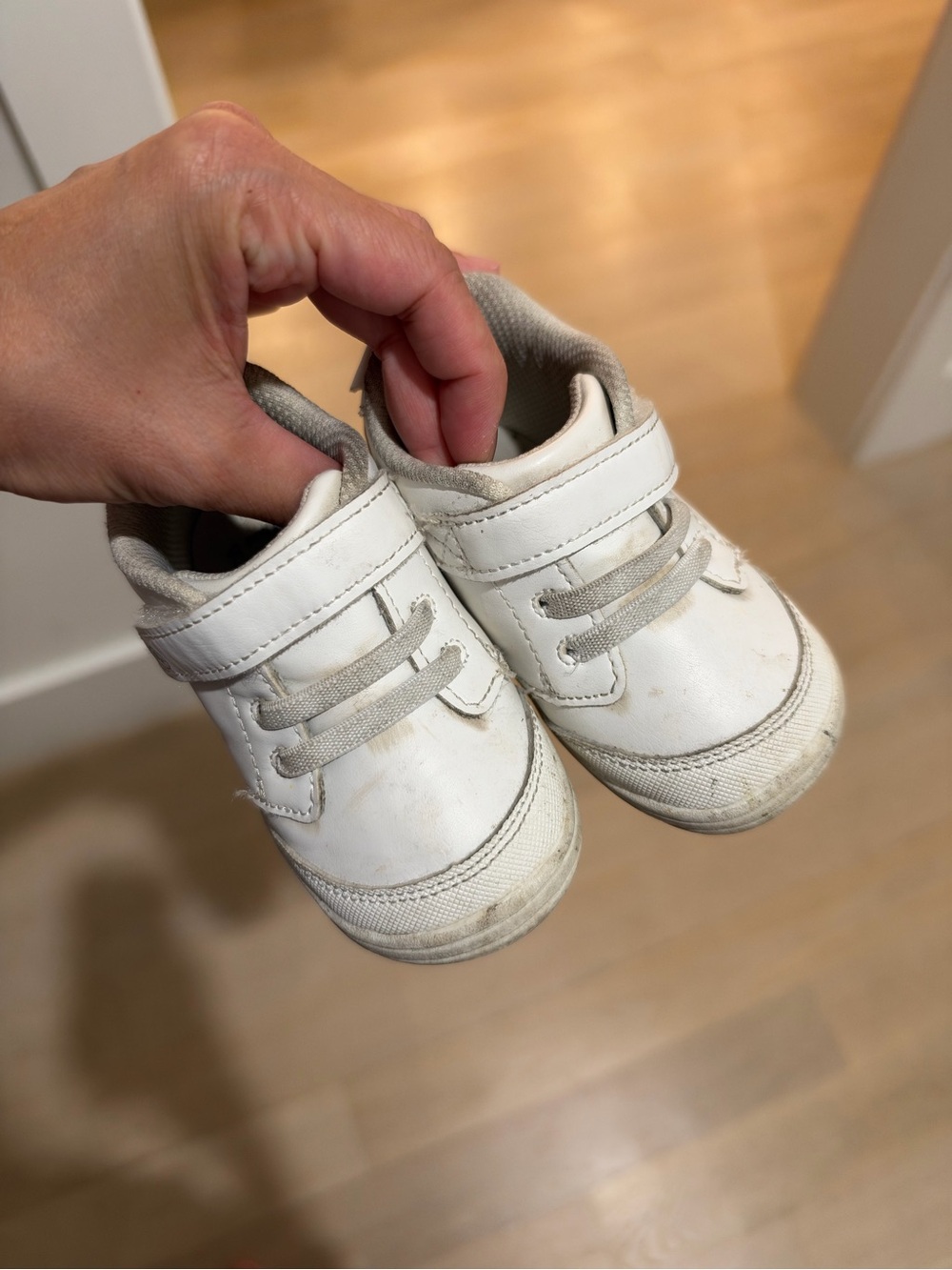 Stride Rite White Leather Velcro Toddler Sneakers